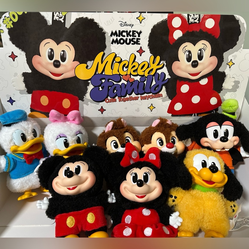 Mickey Family Cute Together Keychain Pop Mart